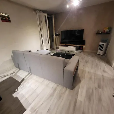 Neuve Dans Un Partager A 10 Minute Du Circuit *