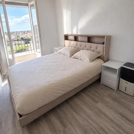 Neuve Dans Un Partage A 10 Minutes Du Circuit Apartment