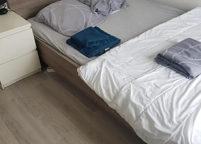 Neuve Dans Un Partager A 10 Minute Du Circuit *