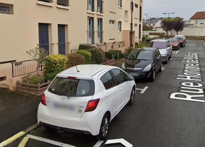 Neuve Dans Un Partager A 10 Minute Du Circuit Allonnes (Sarthe)